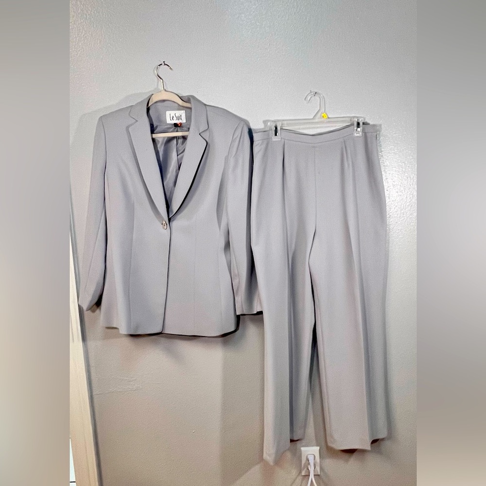 Like New Le Suit Greg Womens Pant Suit